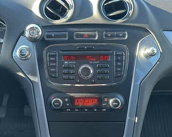 Черный Форд Мондео, объемом двигателя 1.6 л и пробегом 152 тыс. км за 5999 $, фото 16 на Automoto.ua