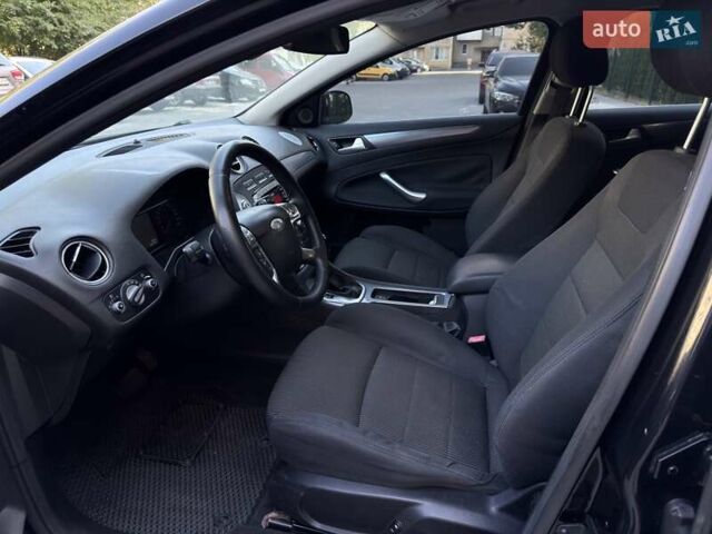 Черный Форд Мондео, объемом двигателя 2 л и пробегом 202 тыс. км за 8500 $, фото 9 на Automoto.ua