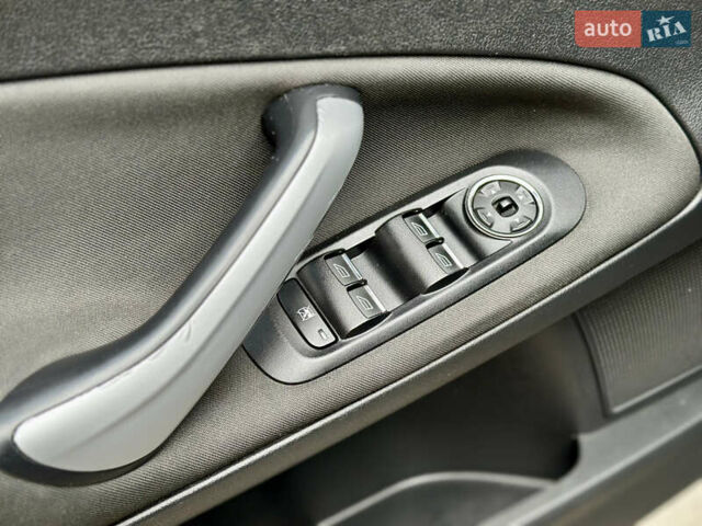 Черный Форд Мондео, объемом двигателя 2 л и пробегом 330 тыс. км за 7190 $, фото 14 на Automoto.ua