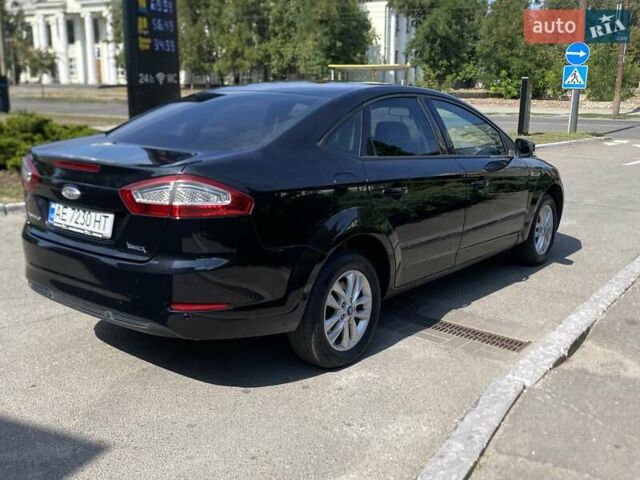 Черный Форд Мондео, объемом двигателя 1.6 л и пробегом 175 тыс. км за 6800 $, фото 3 на Automoto.ua