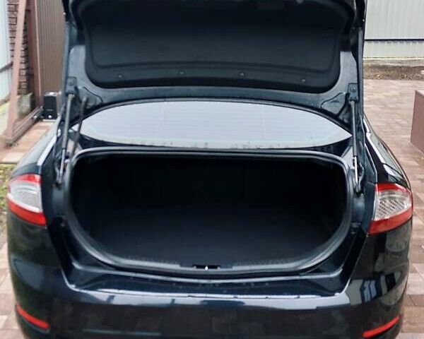 Черный Форд Мондео, объемом двигателя 2 л и пробегом 162 тыс. км за 8700 $, фото 15 на Automoto.ua