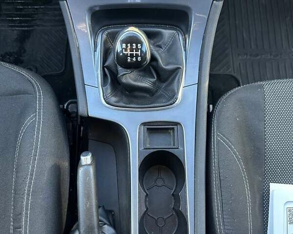 Черный Форд Мондео, объемом двигателя 1.6 л и пробегом 152 тыс. км за 5999 $, фото 32 на Automoto.ua