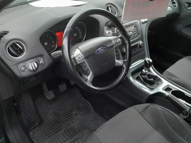 Черный Форд Мондео, объемом двигателя 1.6 л и пробегом 152 тыс. км за 6000 $, фото 2 на Automoto.ua