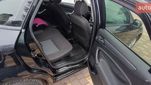 Черный Форд Мондео, объемом двигателя 2 л и пробегом 280 тыс. км за 8700 $, фото 4 на Automoto.ua