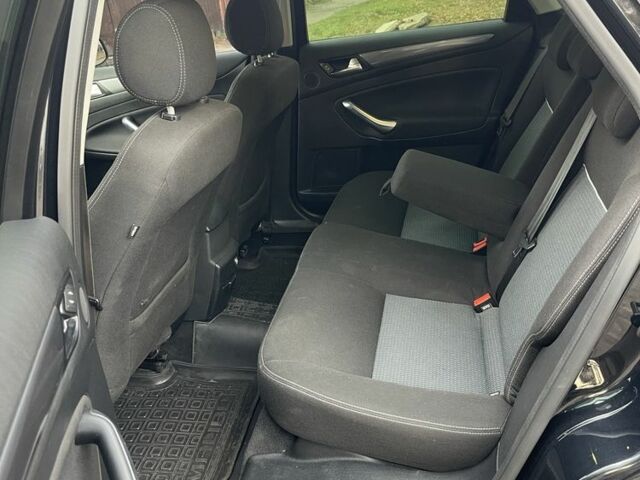 Чорний Форд Мондео, об'ємом двигуна 1.6 л та пробігом 185 тис. км за 7850 $, фото 10 на Automoto.ua