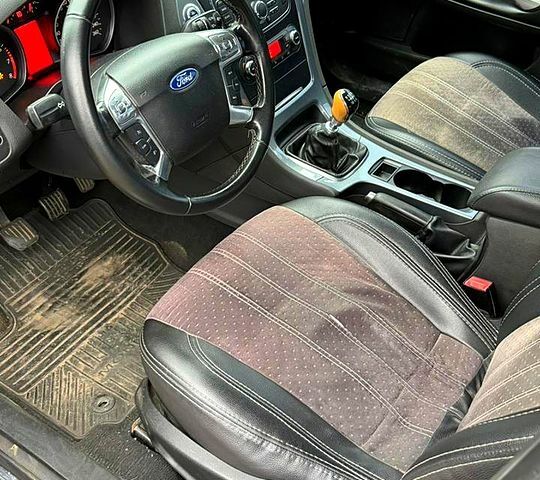 Черный Форд Мондео, объемом двигателя 1.6 л и пробегом 510 тыс. км за 6000 $, фото 2 на Automoto.ua