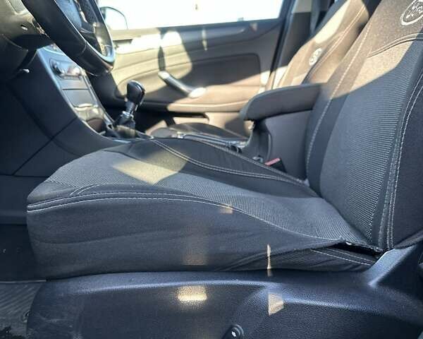 Чорний Форд Мондео, об'ємом двигуна 1.6 л та пробігом 152 тис. км за 5999 $, фото 23 на Automoto.ua