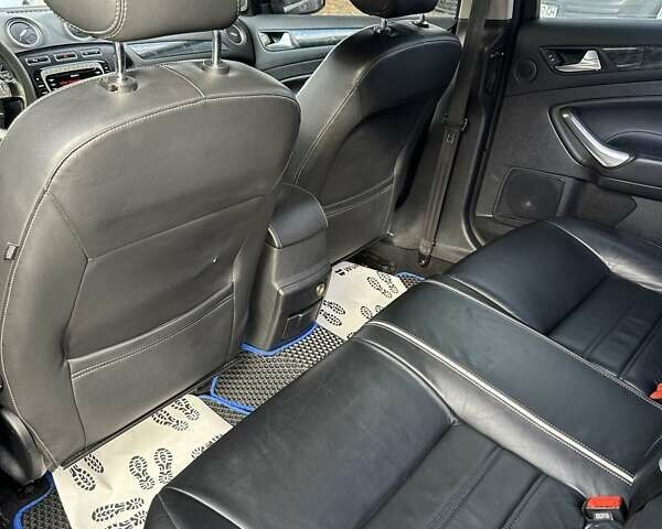 Чорний Форд Мондео, об'ємом двигуна 2 л та пробігом 292 тис. км за 7300 $, фото 15 на Automoto.ua