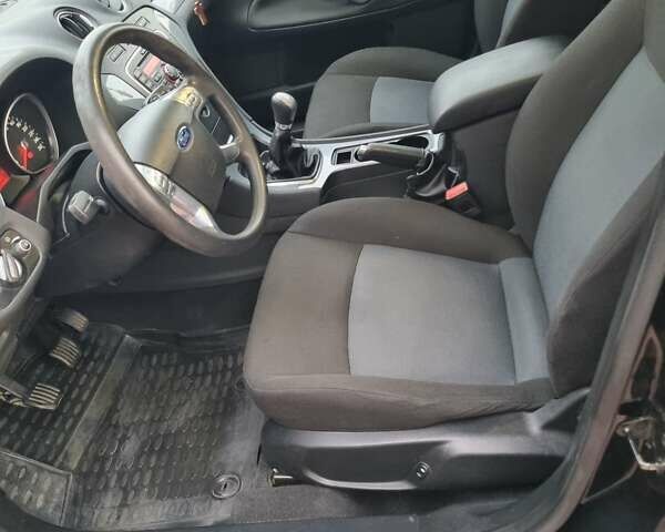 Черный Форд Мондео, объемом двигателя 1.6 л и пробегом 178 тыс. км за 6700 $, фото 25 на Automoto.ua