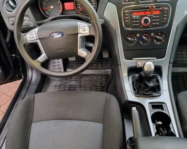 Чорний Форд Мондео, об'ємом двигуна 1.6 л та пробігом 178 тис. км за 6300 $, фото 27 на Automoto.ua