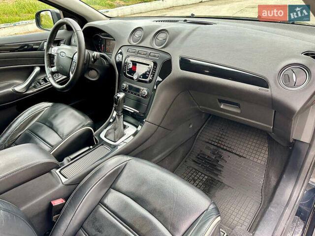 Черный Форд Мондео, объемом двигателя 2 л и пробегом 80 тыс. км за 8888 $, фото 12 на Automoto.ua