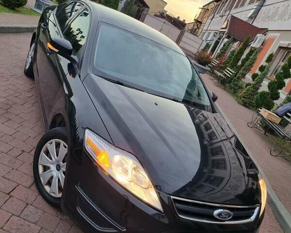 Черный Форд Мондео, объемом двигателя 1.6 л и пробегом 178 тыс. км за 6700 $, фото 1 на Automoto.ua