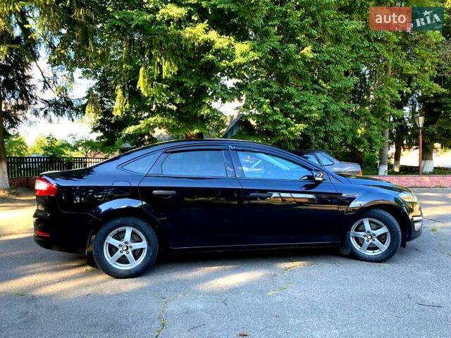 Черный Форд Мондео, объемом двигателя 1.6 л и пробегом 267 тыс. км за 7000 $, фото 2 на Automoto.ua