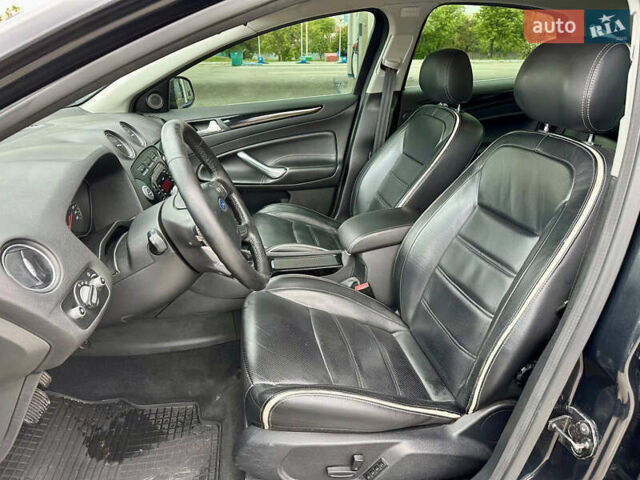 Черный Форд Мондео, объемом двигателя 2 л и пробегом 80 тыс. км за 8888 $, фото 8 на Automoto.ua