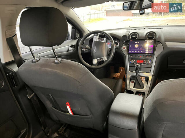 Черный Форд Мондео, объемом двигателя 2 л и пробегом 206 тыс. км за 8900 $, фото 23 на Automoto.ua