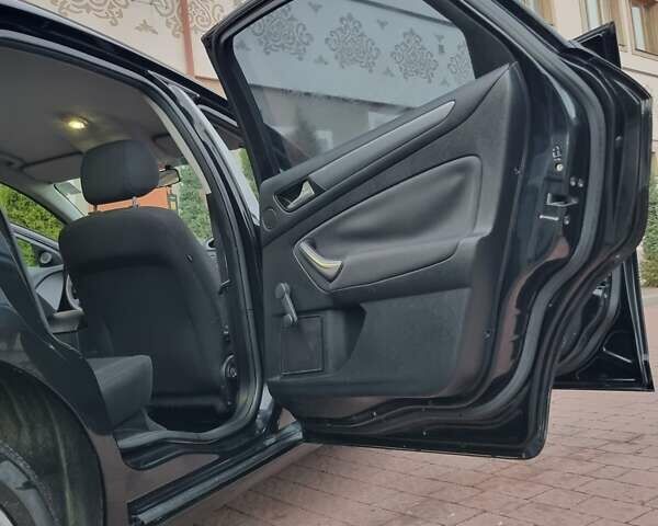 Чорний Форд Мондео, об'ємом двигуна 1.6 л та пробігом 178 тис. км за 6300 $, фото 23 на Automoto.ua