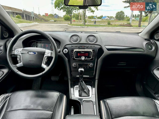 Чорний Форд Мондео, об'ємом двигуна 2 л та пробігом 80 тис. км за 8888 $, фото 9 на Automoto.ua