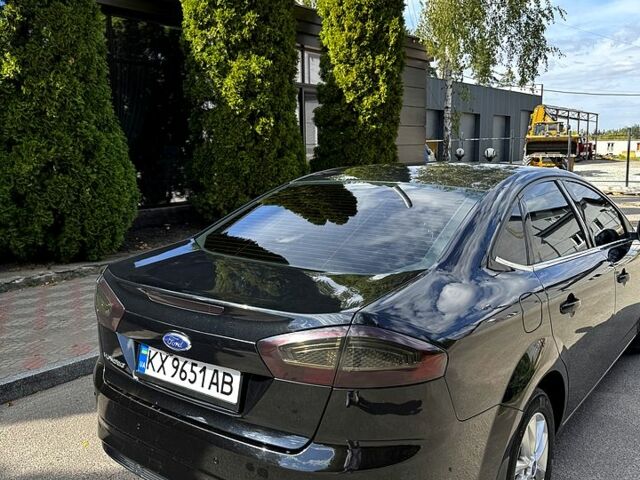 Черный Форд Мондео, объемом двигателя 1.6 л и пробегом 150 тыс. км за 7200 $, фото 2 на Automoto.ua