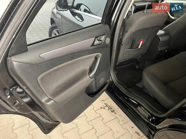 Черный Форд Мондео, объемом двигателя 2 л и пробегом 206 тыс. км за 8900 $, фото 31 на Automoto.ua