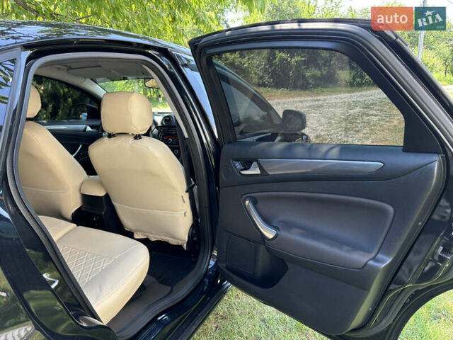 Черный Форд Мондео, объемом двигателя 1.56 л и пробегом 210 тыс. км за 8100 $, фото 10 на Automoto.ua