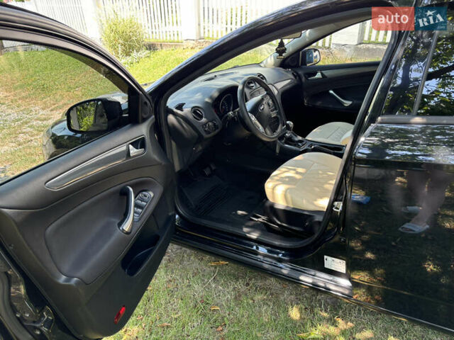 Черный Форд Мондео, объемом двигателя 1.56 л и пробегом 210 тыс. км за 8100 $, фото 9 на Automoto.ua