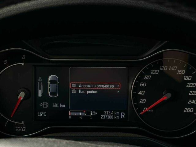 Чорний Форд Мондео, об'ємом двигуна 2 л та пробігом 236 тис. км за 7000 $, фото 4 на Automoto.ua