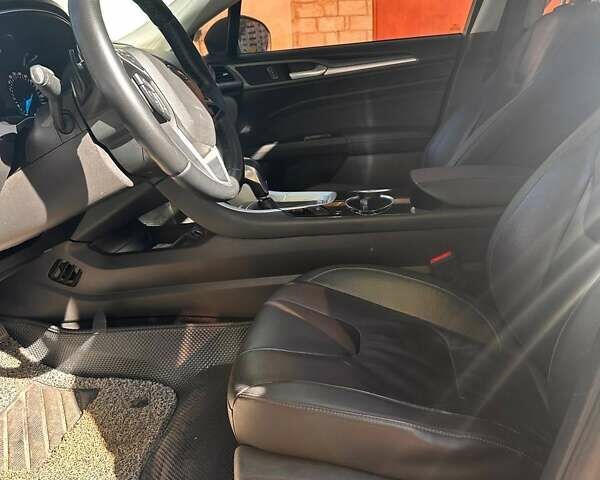 Чорний Форд Мондео, об'ємом двигуна 2 л та пробігом 195 тис. км за 12500 $, фото 13 на Automoto.ua