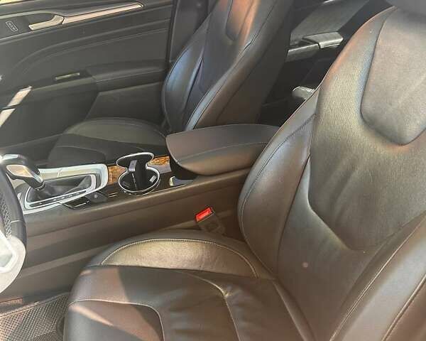 Чорний Форд Мондео, об'ємом двигуна 2 л та пробігом 195 тис. км за 12500 $, фото 22 на Automoto.ua