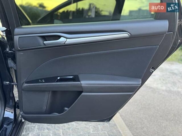 Черный Форд Мондео, объемом двигателя 2 л и пробегом 174 тыс. км за 12300 $, фото 43 на Automoto.ua