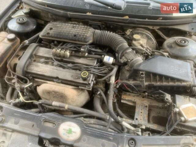 Форд Мондео 1996 в Виннице на Automoto.ua Черный Форд Мондео, объемом двигателя 1.8 л и пробегом 35 тыс. км за 1800 $, фото 4 на Automoto.ua