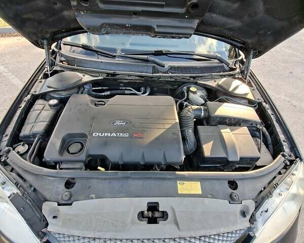 Черный Форд Мондео, объемом двигателя 2 л и пробегом 208 тыс. км за 4500 $, фото 14 на Automoto.ua