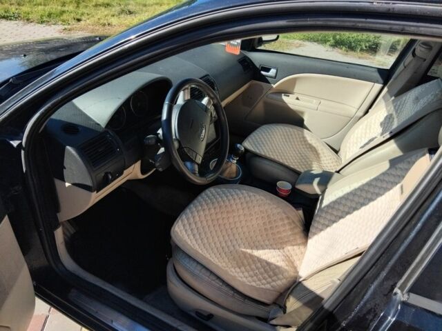 Черный Форд Мондео, объемом двигателя 2 л и пробегом 230 тыс. км за 1450 $, фото 8 на Automoto.ua