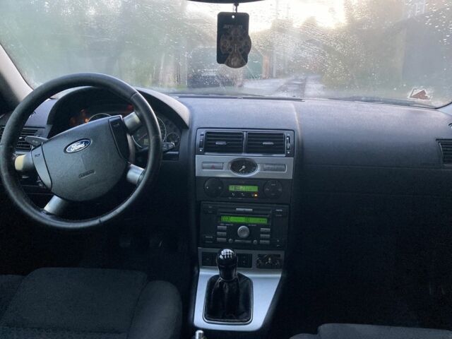 Черный Форд Мондео, объемом двигателя 0 л и пробегом 295 тыс. км за 1400 $, фото 5 на Automoto.ua