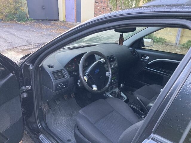 Черный Форд Мондео, объемом двигателя 0 л и пробегом 295 тыс. км за 1400 $, фото 7 на Automoto.ua