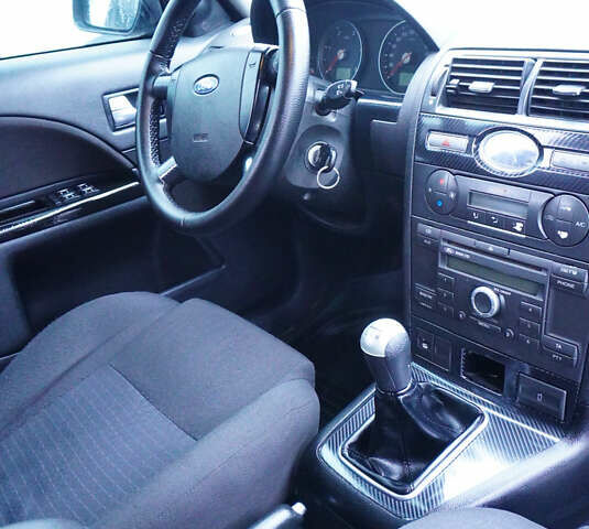 Черный Форд Мондео, объемом двигателя 2 л и пробегом 294 тыс. км за 3899 $, фото 22 на Automoto.ua