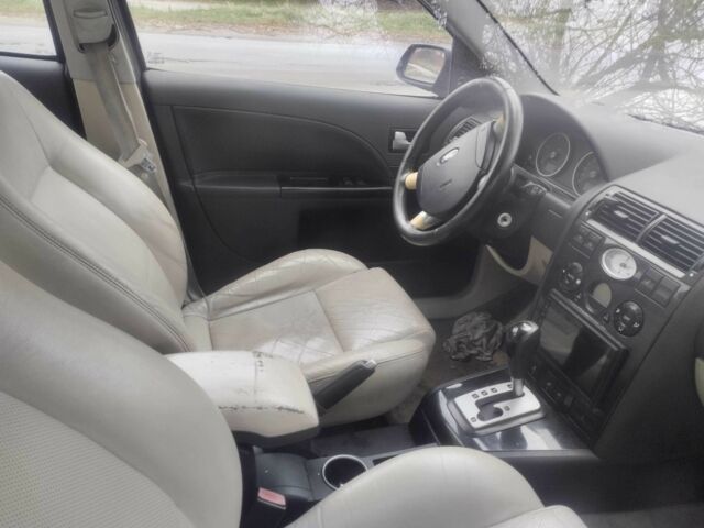 Черный Форд Мондео, объемом двигателя 2 л и пробегом 263 тыс. км за 2600 $, фото 4 на Automoto.ua