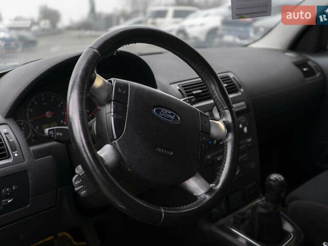 Черный Форд Мондео, объемом двигателя 2 л и пробегом 144 тыс. км за 3000 $, фото 4 на Automoto.ua