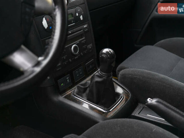 Черный Форд Мондео, объемом двигателя 2 л и пробегом 144 тыс. км за 3000 $, фото 5 на Automoto.ua