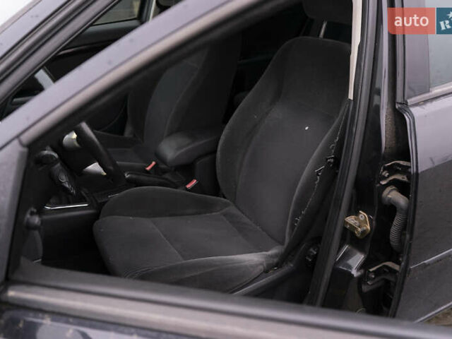 Черный Форд Мондео, объемом двигателя 2 л и пробегом 144 тыс. км за 3000 $, фото 7 на Automoto.ua