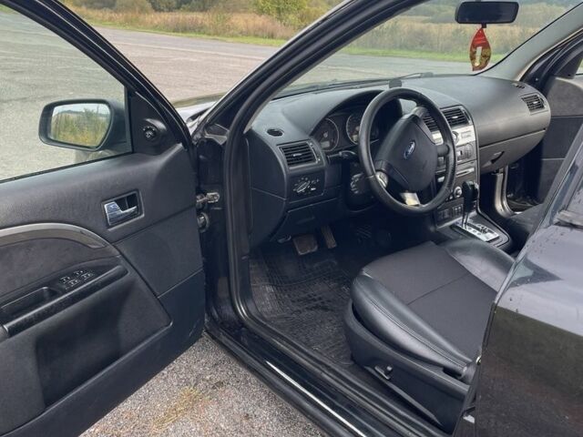 Черный Форд Мондео, объемом двигателя 2 л и пробегом 340 тыс. км за 3000 $, фото 2 на Automoto.ua