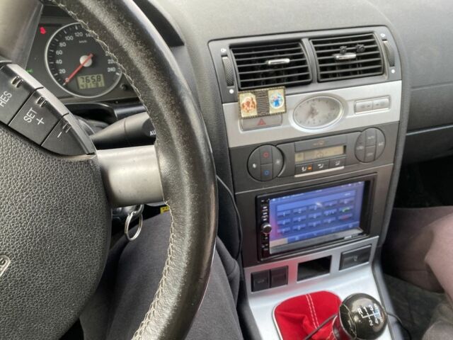 Черный Форд Мондео, объемом двигателя 2 л и пробегом 340 тыс. км за 1390 $, фото 6 на Automoto.ua