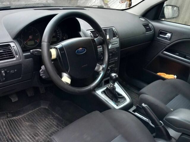 Черный Форд Мондео, объемом двигателя 2 л и пробегом 320 тыс. км за 3900 $, фото 3 на Automoto.ua