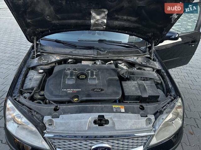 Черный Форд Мондео, объемом двигателя 2 л и пробегом 323 тыс. км за 4250 $, фото 12 на Automoto.ua