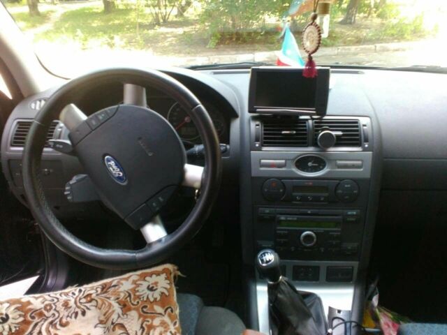 Черный Форд Мондео, объемом двигателя 0 л и пробегом 250 тыс. км за 3500 $, фото 2 на Automoto.ua