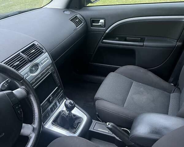 Черный Форд Мондео, объемом двигателя 2 л и пробегом 250 тыс. км за 3135 $, фото 13 на Automoto.ua