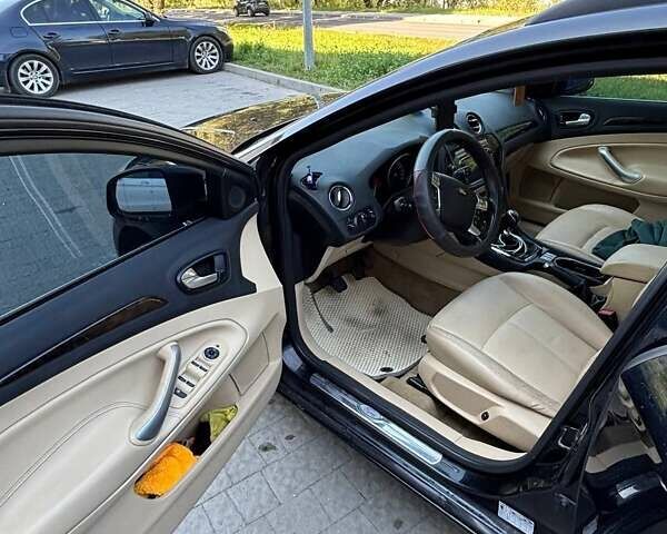 Черный Форд Мондео, объемом двигателя 2 л и пробегом 253 тыс. км за 7300 $, фото 5 на Automoto.ua