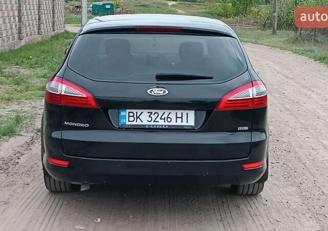 Чорний Форд Мондео, об'ємом двигуна 2 л та пробігом 272 тис. км за 5250 $, фото 18 на Automoto.ua