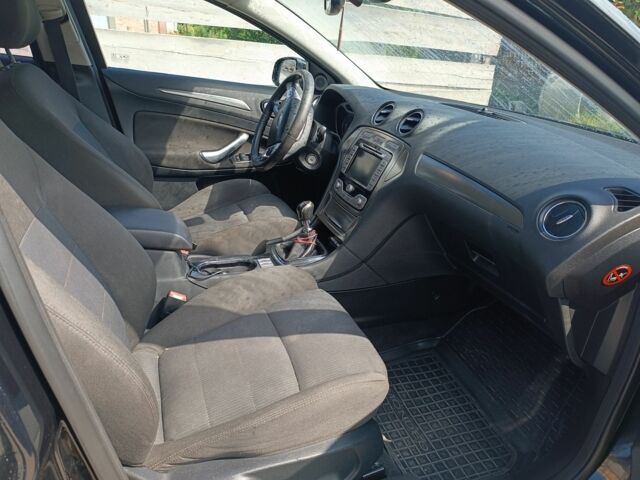 Черный Форд Мондео, объемом двигателя 2 л и пробегом 315 тыс. км за 5200 $, фото 6 на Automoto.ua