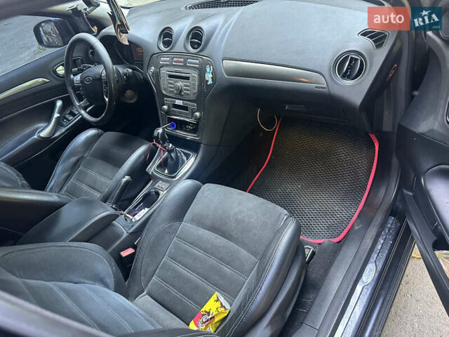 Черный Форд Мондео, объемом двигателя 2 л и пробегом 335 тыс. км за 5650 $, фото 7 на Automoto.ua