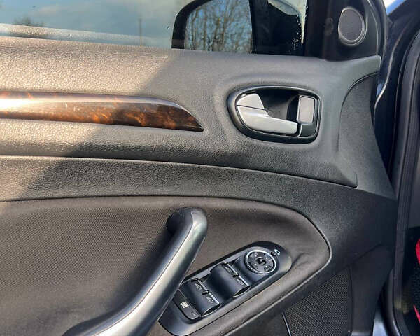 Черный Форд Мондео, объемом двигателя 2 л и пробегом 250 тыс. км за 6750 $, фото 13 на Automoto.ua